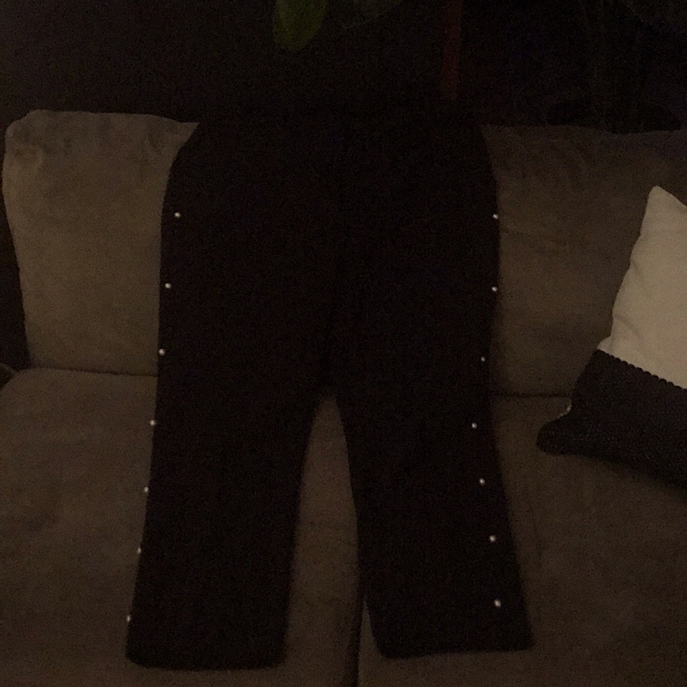Dress cropped pants black with pearls down leg